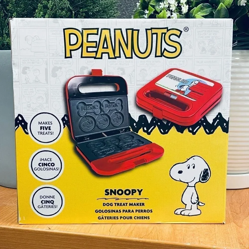 NWT in Package Gorgeous Uncanny Peanuts Snoopy Dog Red Treat Maker